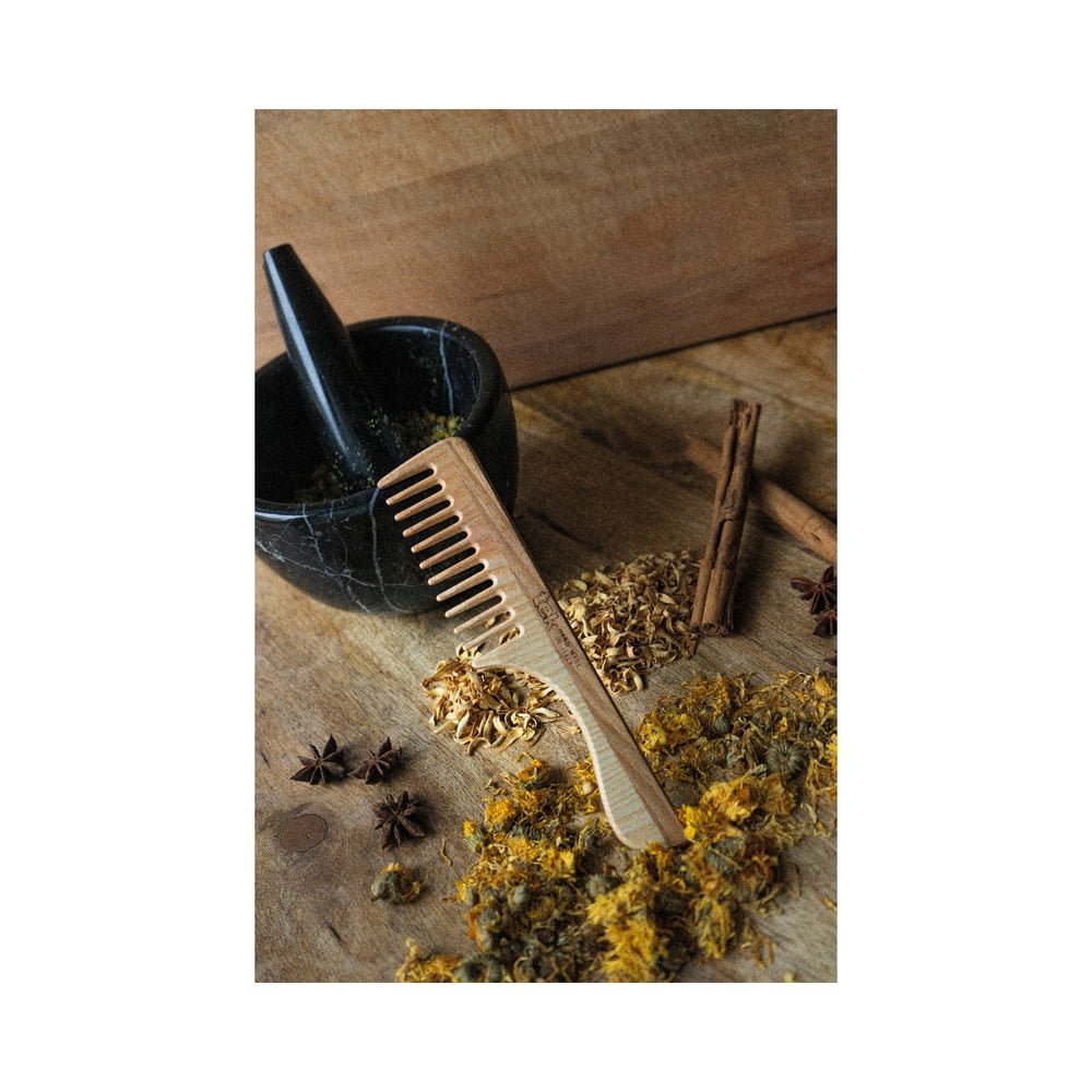 Pettine a denti radi con manico - immagine 4