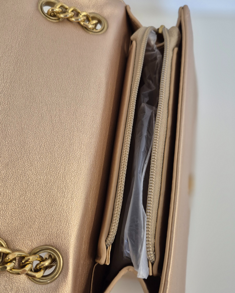 Alternative view of Borsa Clutch Matelassè Lily col. Oro